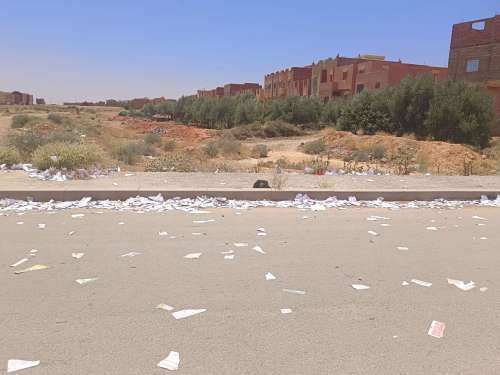 تمزيق الدفاتر… حين يُهان العلم في آخر السنة الدراسية